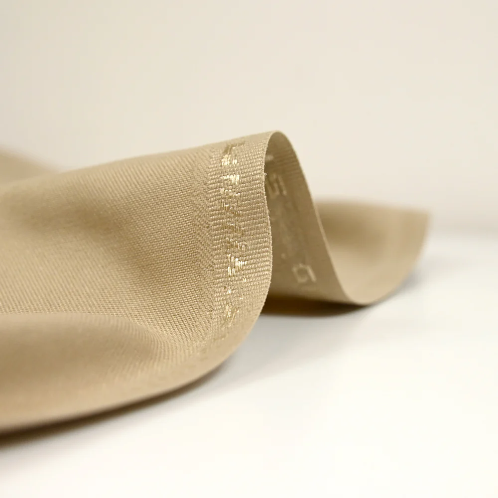Tissu tailleur en polyviscose sergé beige - Image 4