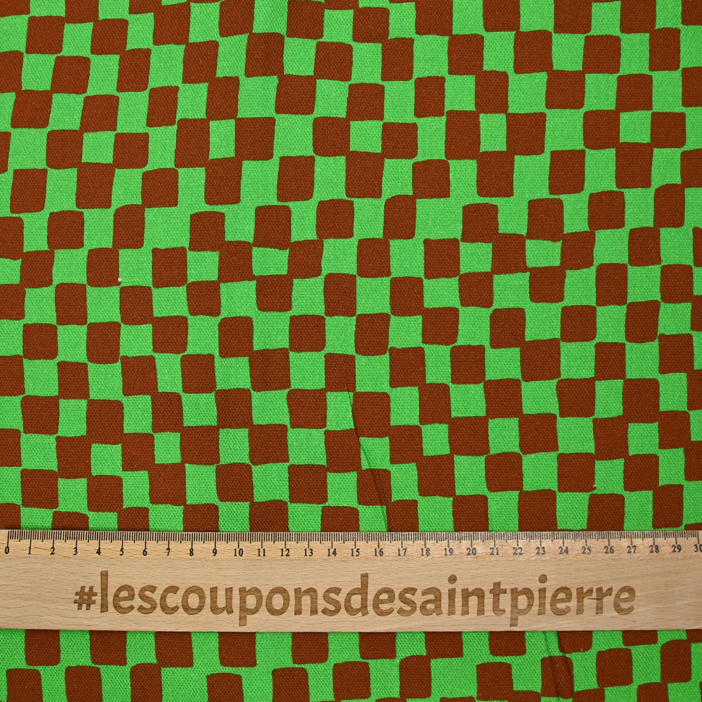 Toile de viscose imprimée carreaux marron et vert - Image 3