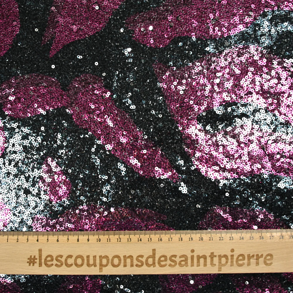 Tulle sequin Leny fuchsia et bleu fond noir - Image 4