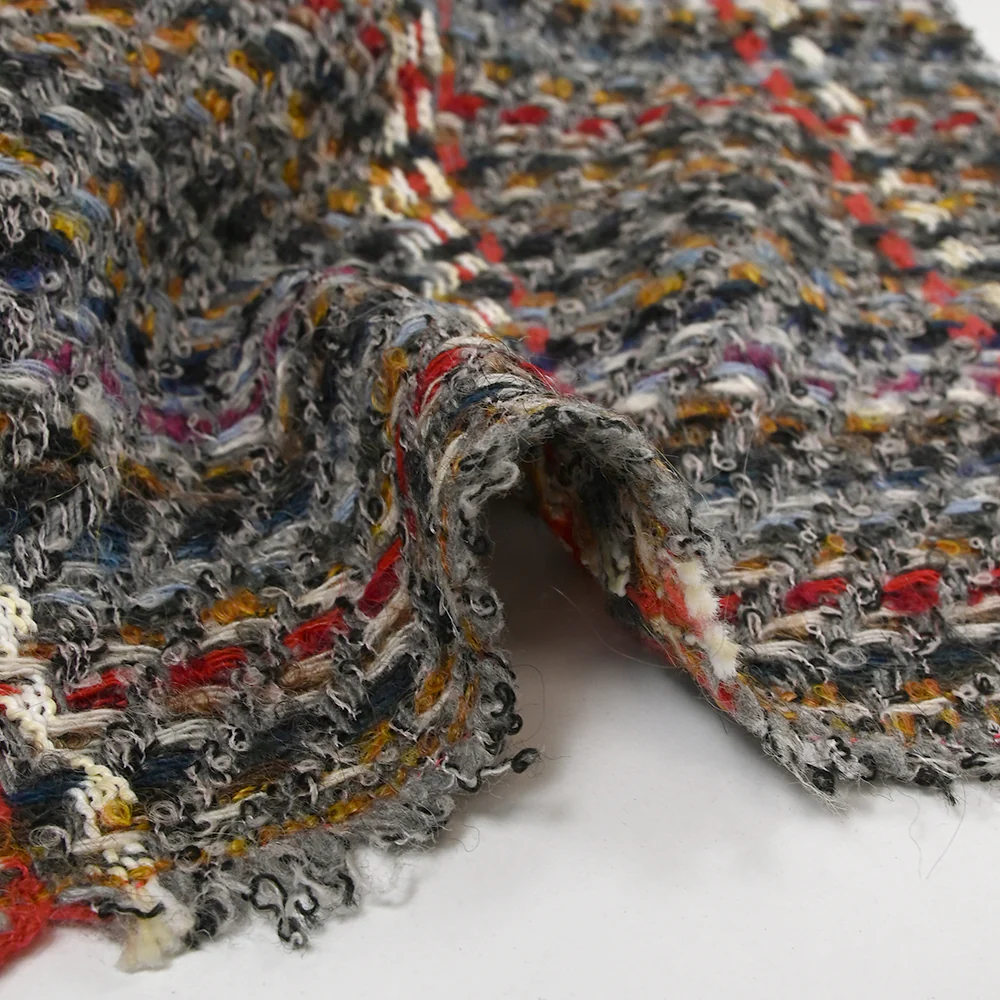 Tweed de laine mélangée Célestine ligne écrue et rouge fond gris - Image 7