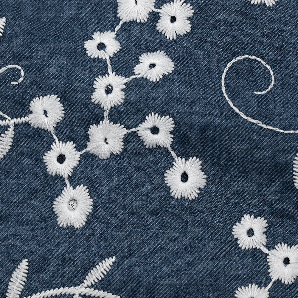 Twill de polyester brodé marguerite fond marine - Image 5