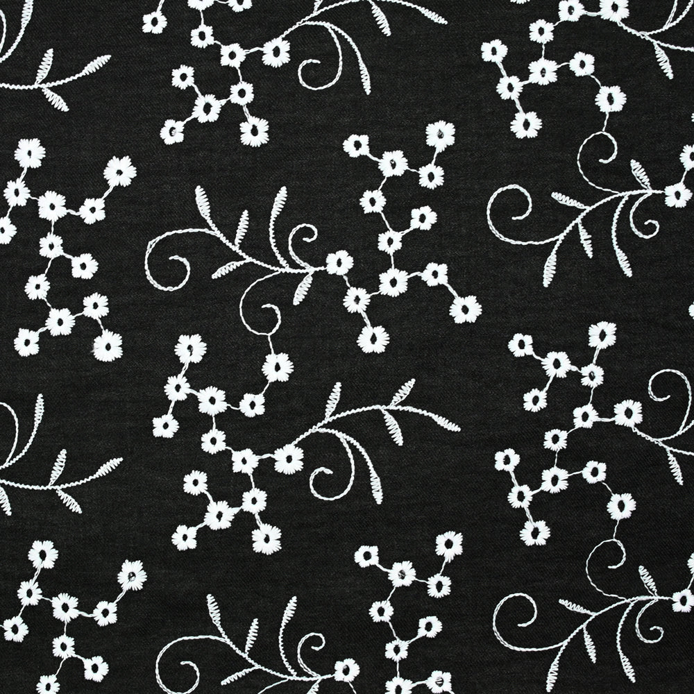 Twill de polyester brodé marguerite fond noir - Image 4