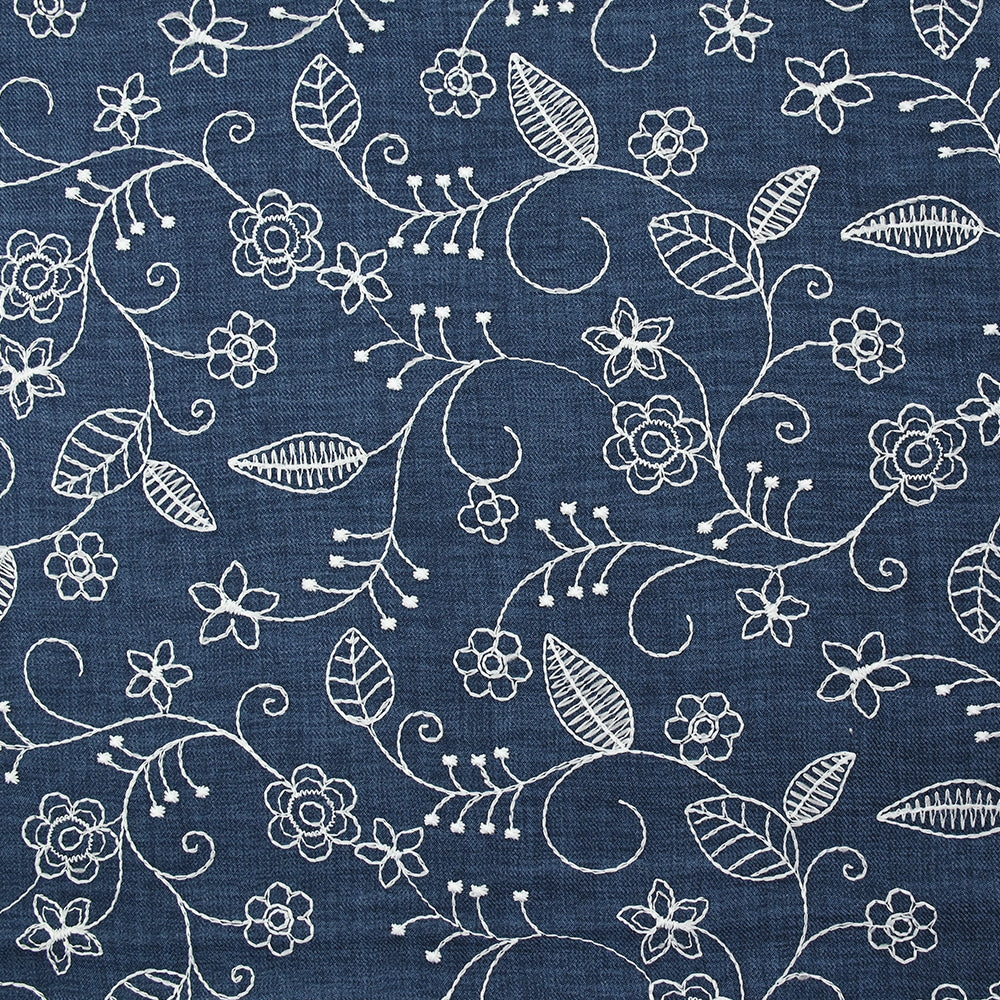 Twill de polyester brodé Solène fond marine - Image 4