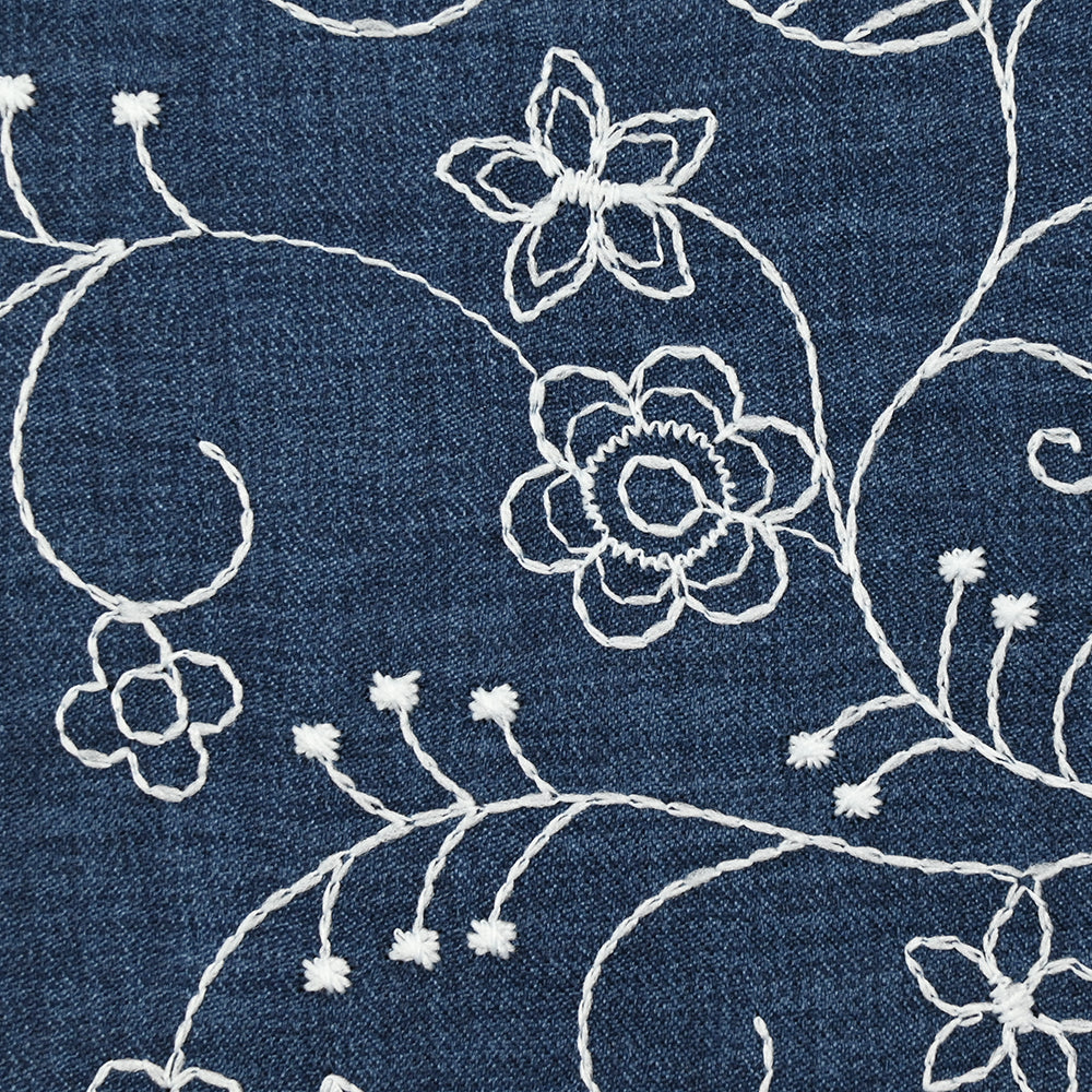 Twill de polyester brodé Solène fond marine - Image 5
