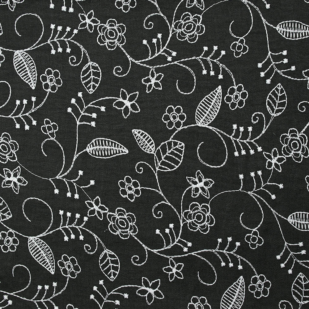 Twill de polyester brodé Solène fond noir - Image 4