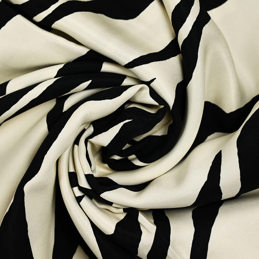 Twill de viscose imprimé zébrure noire fond ivoire - Image 2