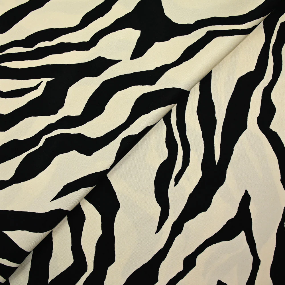 Twill de viscose imprimé zébrure noire fond ivoire - Image 5