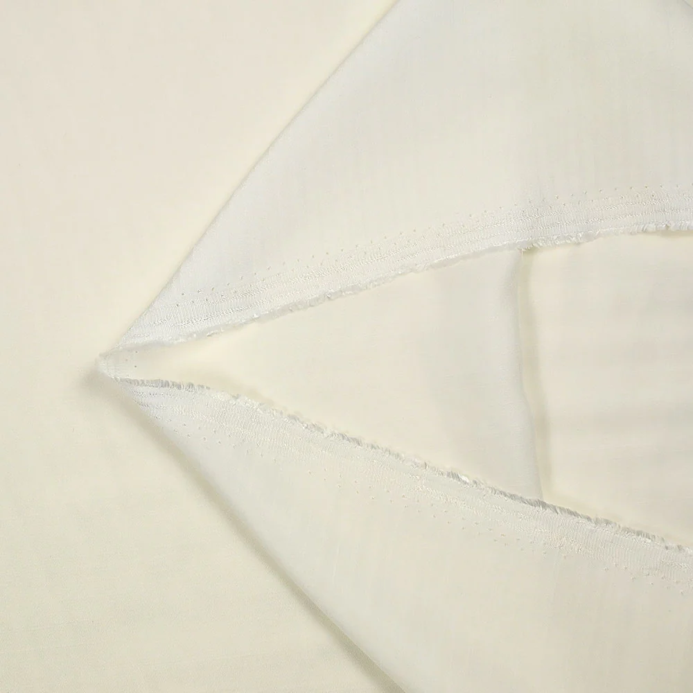 Twill polyviscose doupionné satiné Rosa blanc cassé - Image 3