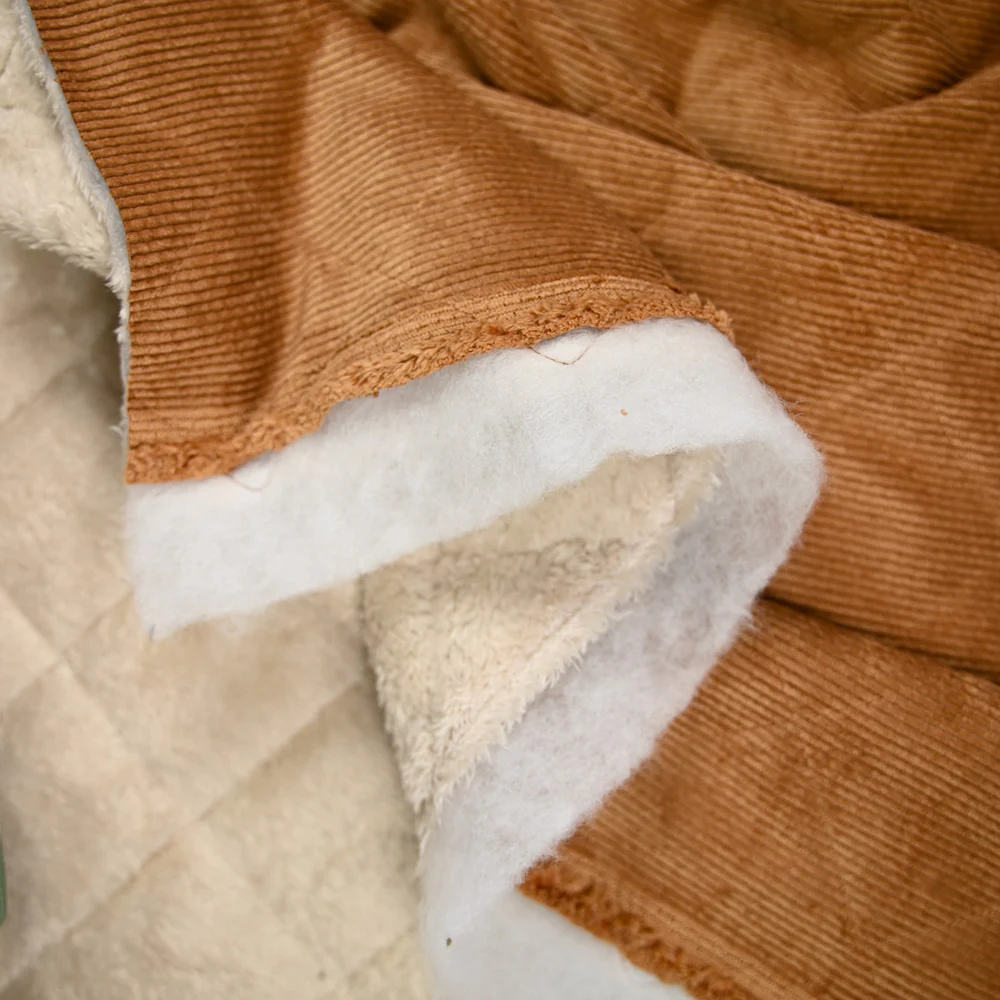 Velours de polyester côtelé matelassé envers sherpa camel - Image 6