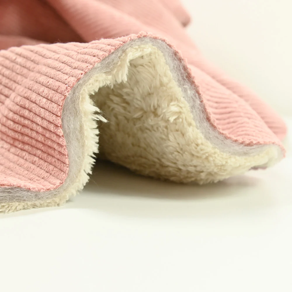 Velours de polyester côtelé matelassé envers sherpa vieux rose - Image 8