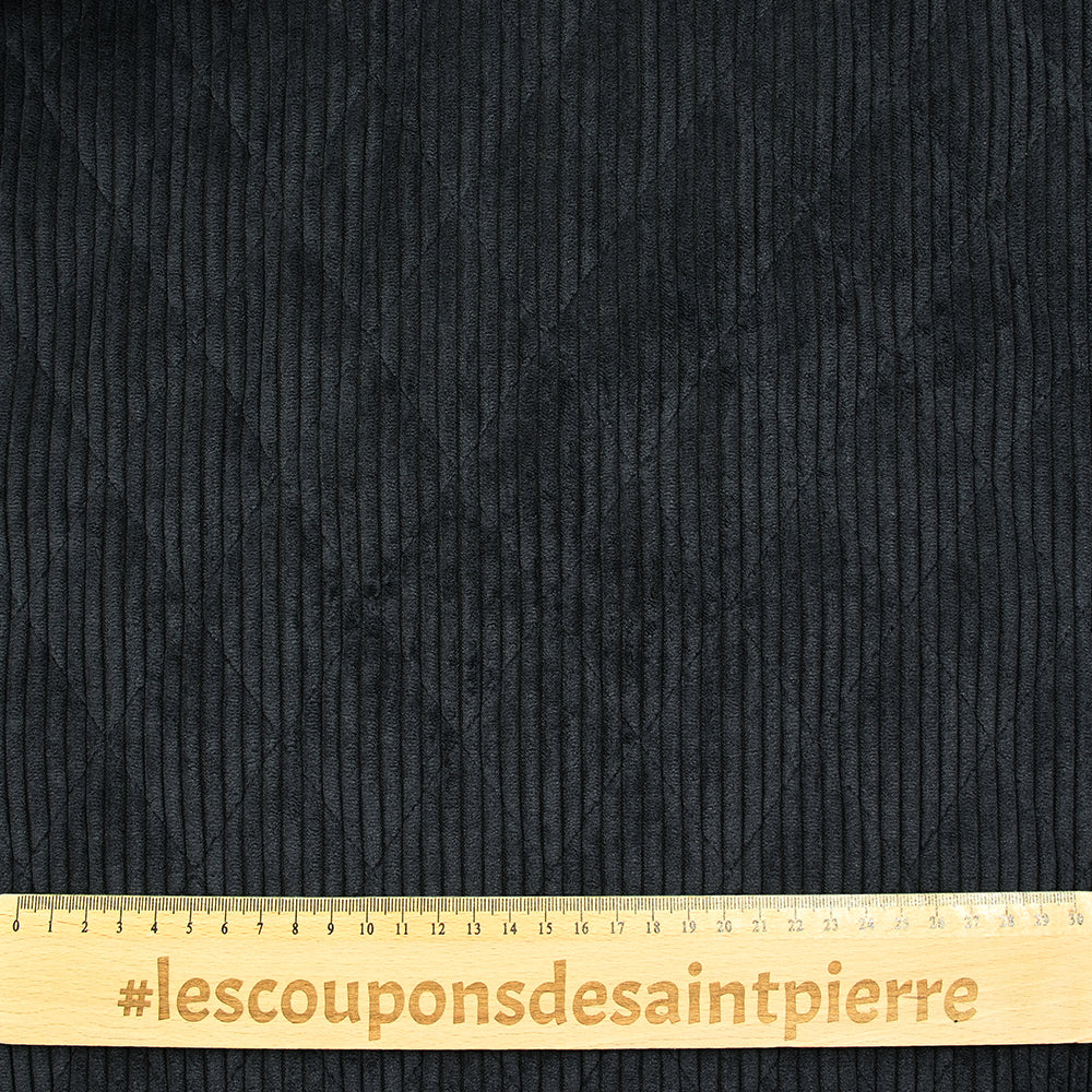 Velours de polyester côtelé matelassé noir - Image 4