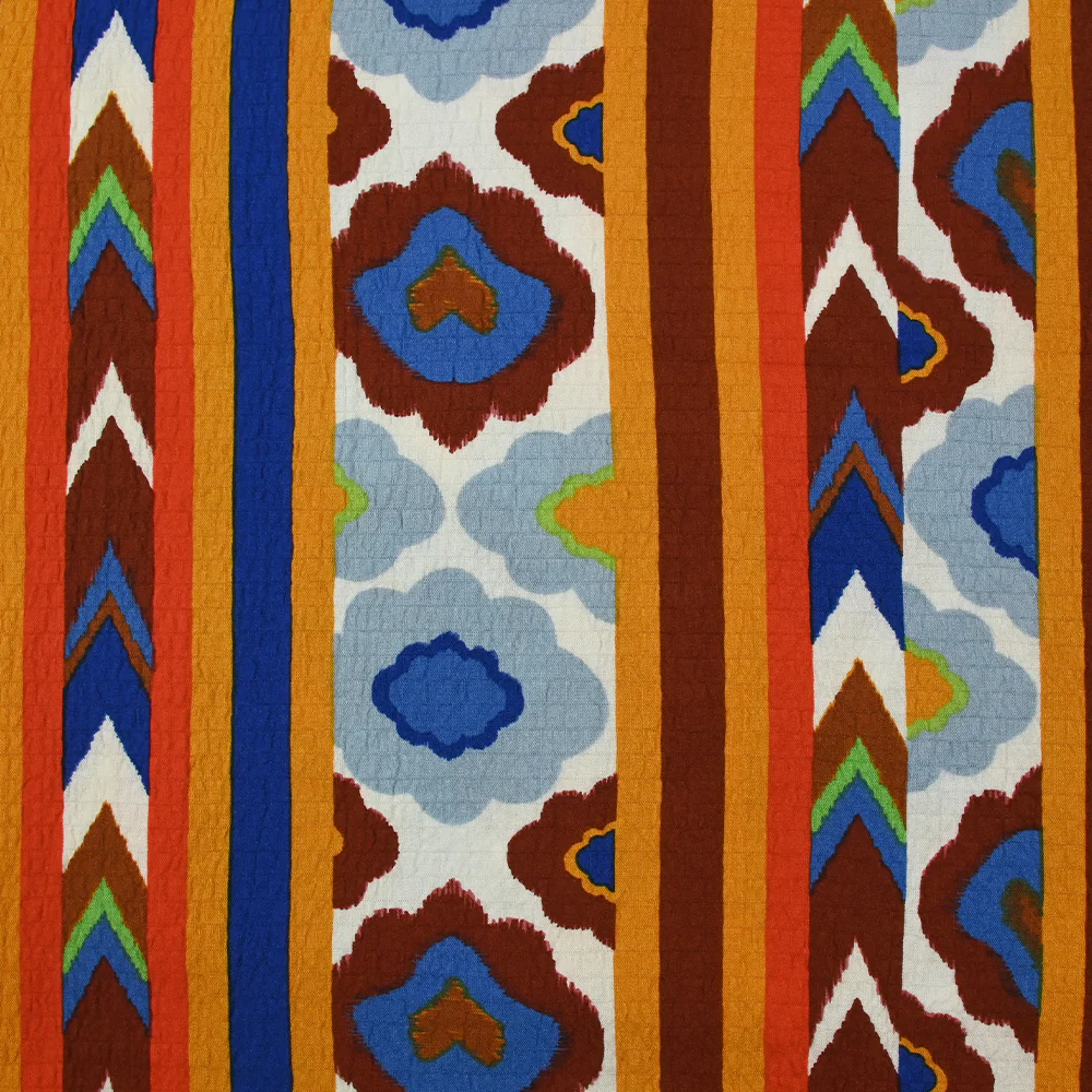 Viscose gaufrée imprimée aztèques bleu roi, brique et blanc - Image 4