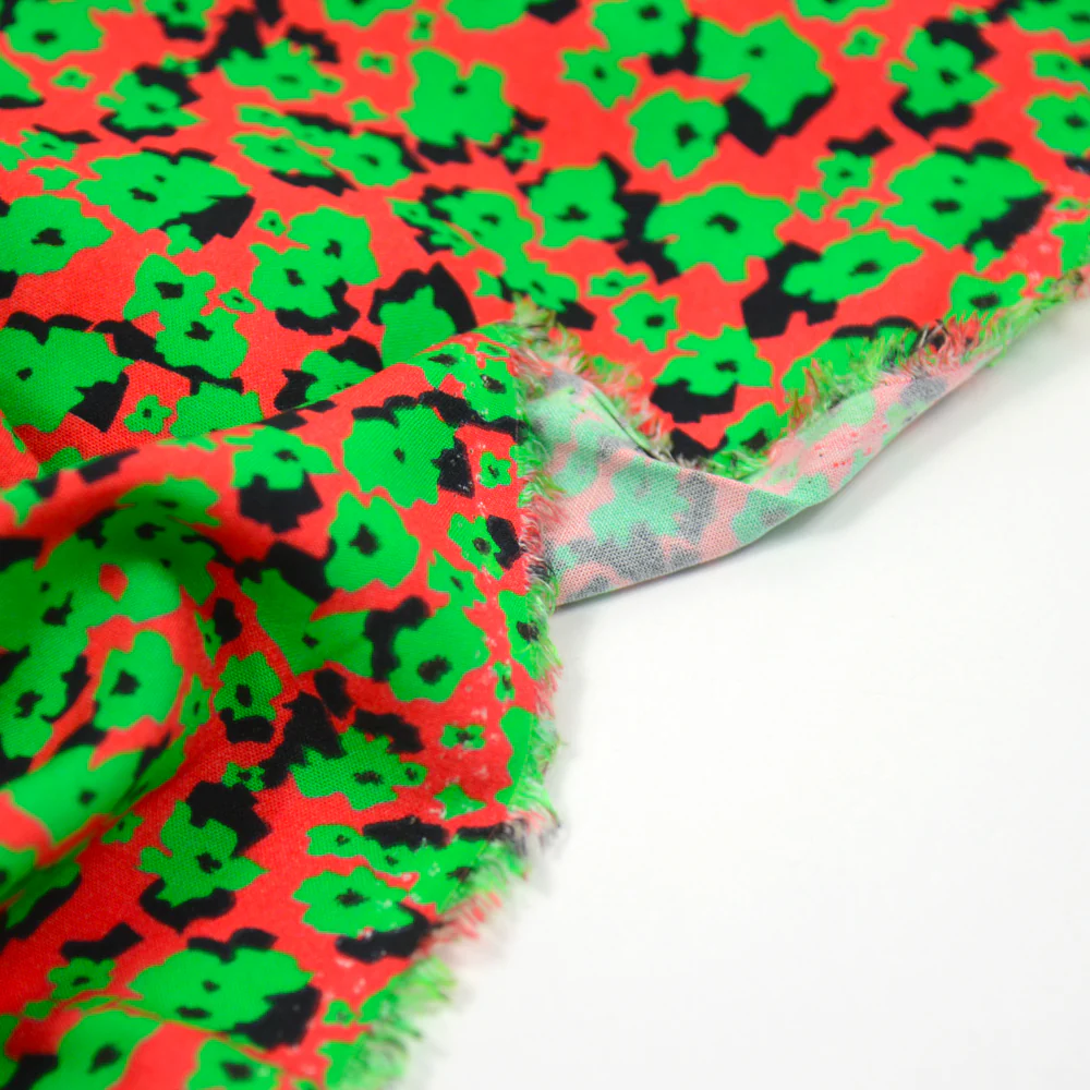 Viscose imprimée découpage vert fond rouge - Image 4