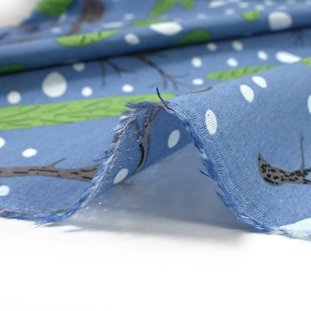 Viscose imprimée légère bois mystique fond bleu - Image 6