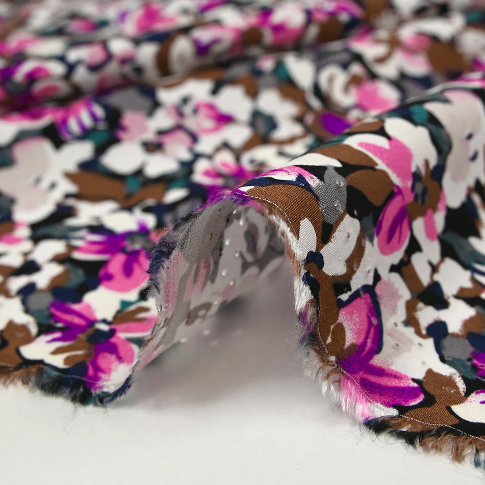 Viscose imprimée les fleurs d'Ornella violet, fuchsia et marron - Image 6