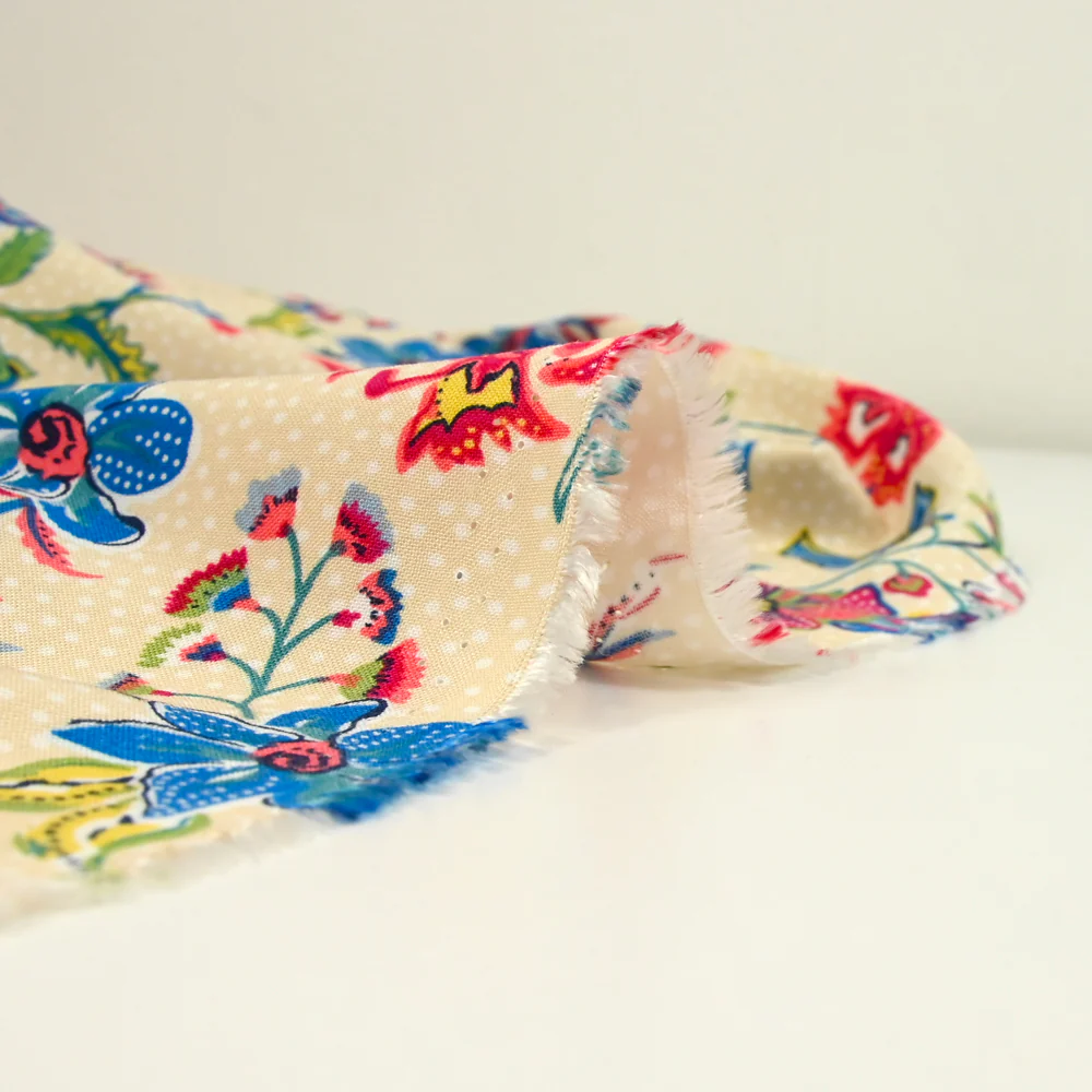 Viscose imprimée liane de fleurs bleu fond sable - Image 5