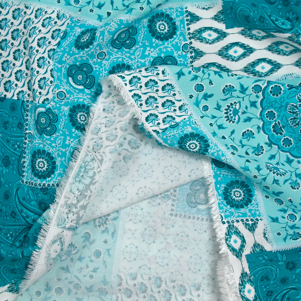 Viscose imprimée patchwork turquoise - Image 3