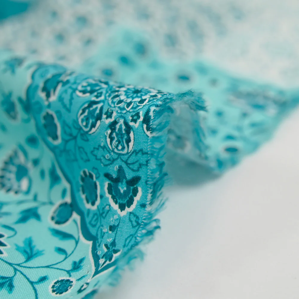 Viscose imprimée patchwork turquoise - Image 4