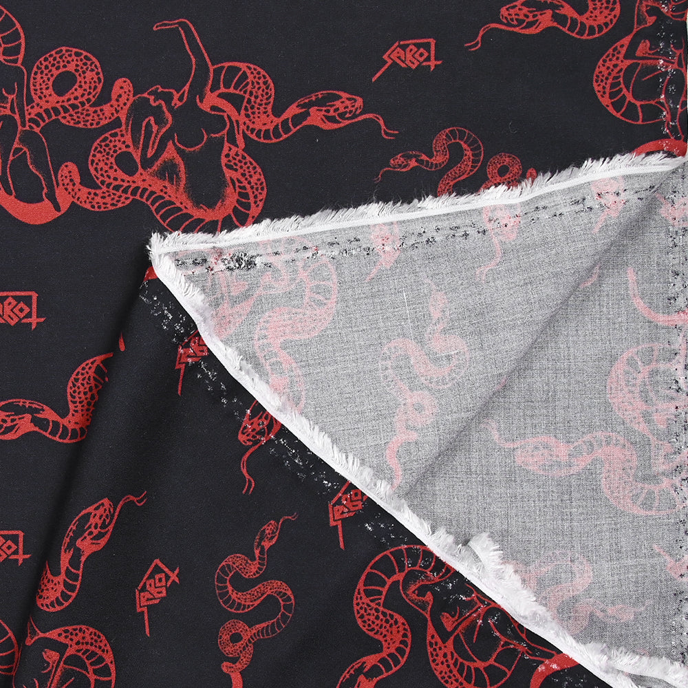 Viscose imprimée serpents rouge fond bleu nuit - Image 4