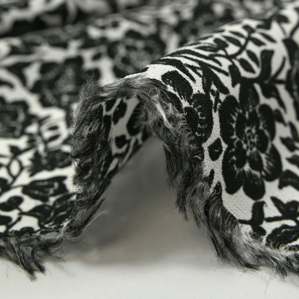 Viscose imprimée stretch fleurs noir fond blanc - Image 6