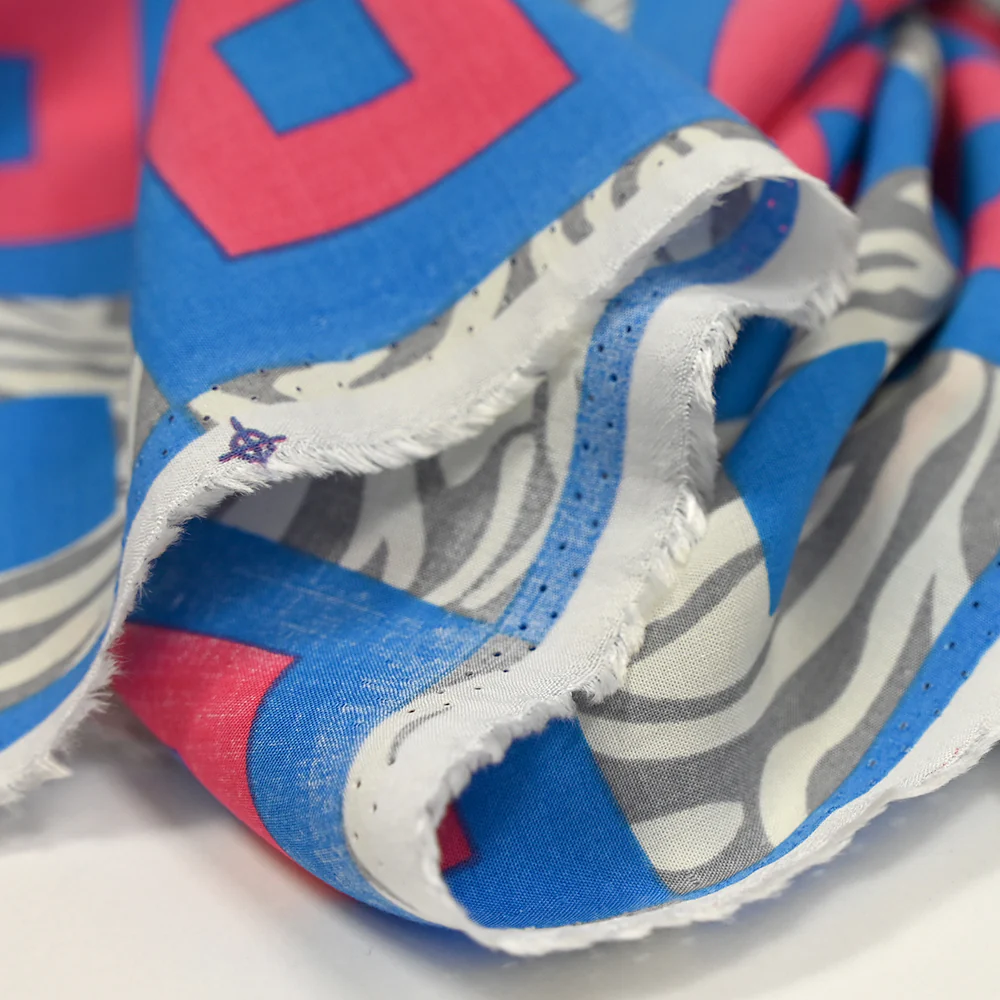 Viscose imprimée tigre et carré bleu et rose - Image 5