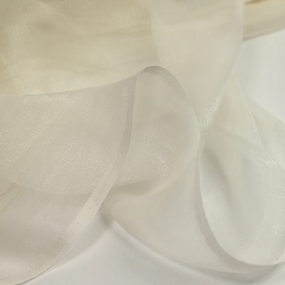 Voile 100% soie rayé irisé écru - Image 6