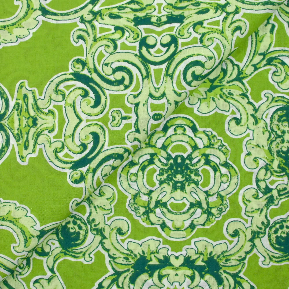 Voile de coton imprimé baroque fond vert anis - Image 4
