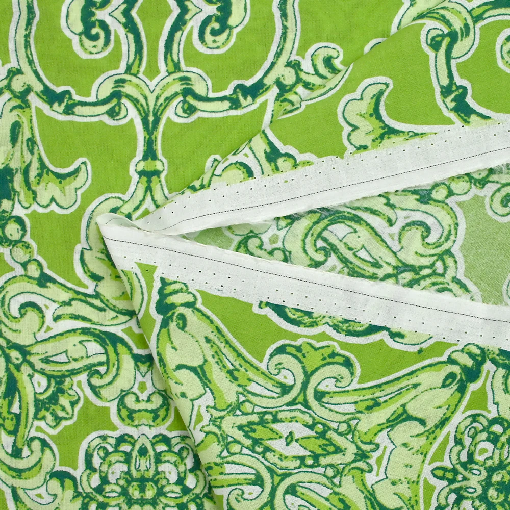Voile de coton imprimé baroque fond vert anis - Image 5