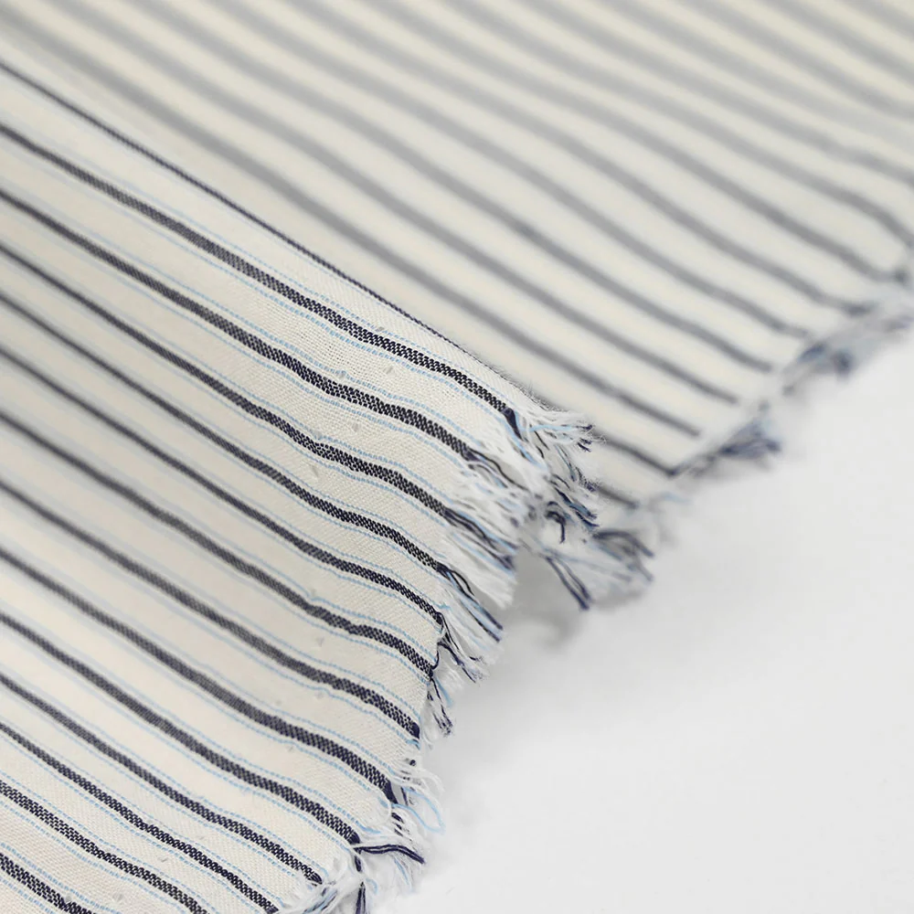Voile de coton tissé-teint rayure bleue et blanche - Image 5