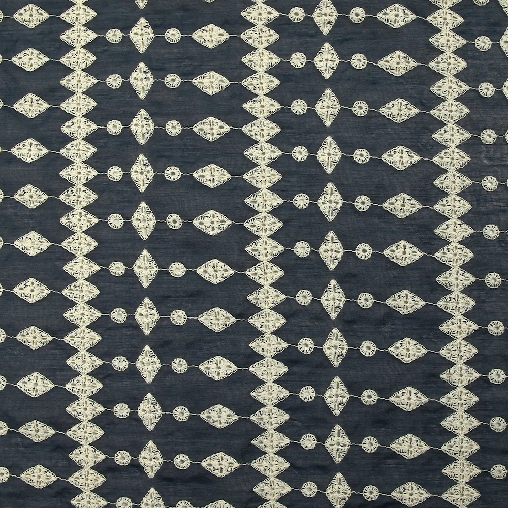 Voile de tencel brodé ajouré Hélène marine