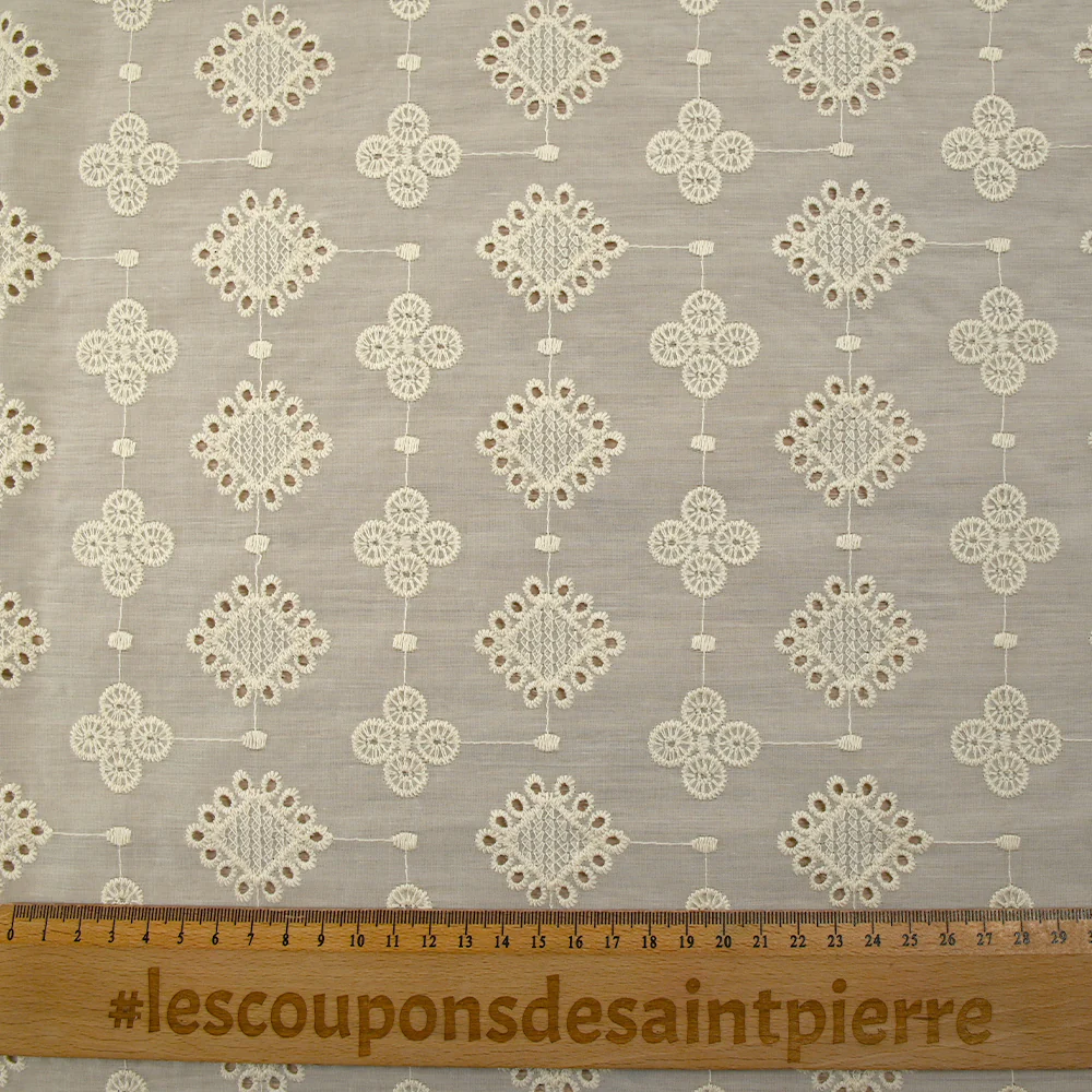 Voile de tencel brodé festonné Lison ivoire - Image 3
